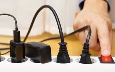 Những thiết bị dùng xong không rút phích cắm, rất dễ gây cháy nổ