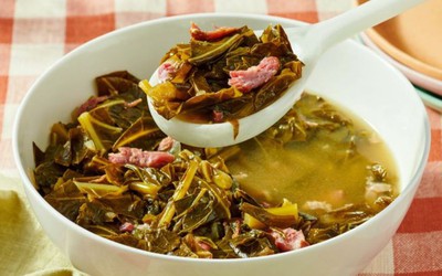 Mỹ đánh giá loại rau "tốt bậc nhất thế giới", hóa ra là rau quen thuộc, ở Việt Nam mọc đầy