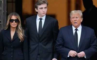 Quý tử của ông Donald Trump vừa lộ diện đã lên xu hướng tìm kiếm vì "đẹp vô thực"