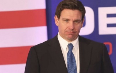 Đối thủ tiềm năng nhất từ bỏ tranh cử, tuyên bố ủng hộ ông Trump