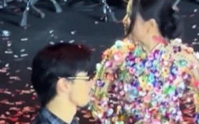 Clip Hoàng Thùy Linh "làm lơ" Đen Vâu trong 1 sự kiện gây xôn xao