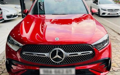 Mercedes-Benz GLC 300 xe lướt giảm hơn 500 triệu đồng