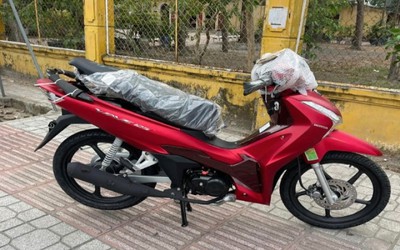 Honda Wave 125i có gì mà giá đắt gấp đôi Honda Future FI?