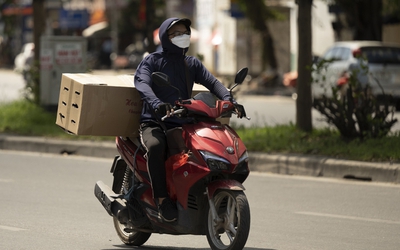 Ngày đầu người dân đi làm sau nghỉ lễ, nắng nóng xuất hiện khắp 3 miền