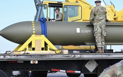 Cận cảnh siêu bom GBU-57 nặng 12 tấn của Mỹ, có thể xuyên phá 60 mét bê tông cốt thép