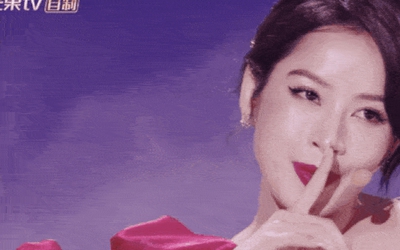 Chi Pu bị rướm máu, xước ngực vẫn chưa hot bằng mỹ nhân 8 lần là người đẹp nhất thế giới