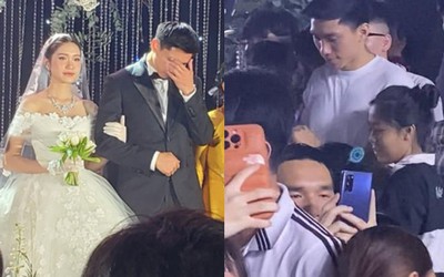 Tiệc cưới của Đoàn Văn Hậu gặp sự cố: Chú rể bị vây kín xin chữ ký