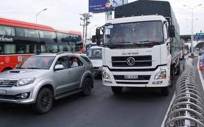 Tài xế dùng tiền lẻ qua trạm thu phí: Tổng cục Đường bộ sẽ làm việc với tỉnh Tiền Giang