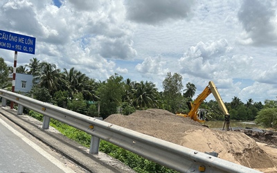 Vĩnh Long: Chiều nhận quyết định xử phạt, sáng vẫn neo đậu tàu trái phép