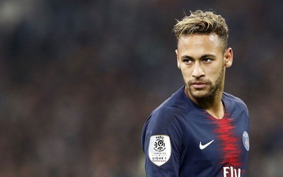 Đang chấn thương vẫn thóa mạ trọng tài, Neymar bị treo giò liền 3 trận