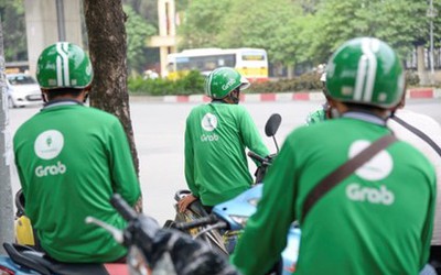 Vì sao tôi bỏ chạy xe ôm Grab lương 10 triệu/tháng để đi làm bồi bàn?