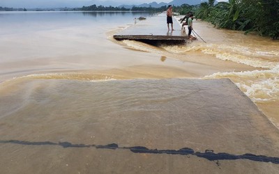 Hà Nội: Vỡ đê phụ sông Bùi, khẩn trương khắc phục sự cố