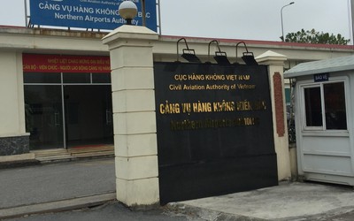 Làm rõ việc xe biển xanh bộ Công Thương đón người ở chân máy bay