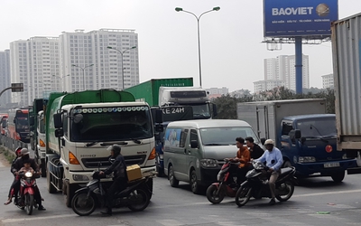 Kết thúc kỳ nghỉ Tết Kỷ Hợi: Nhiều tuyến đường cửa ngõ Thủ đô Hà Nội ùn tắc