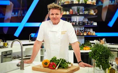 Xem đầu bếp Gordon Ramsay trổ tài nấu ăn tại World Cup 2018