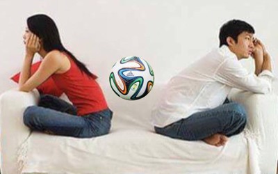 Phút nói thật: Phụ nữ nghĩ gì khi chồng mê World Cup?