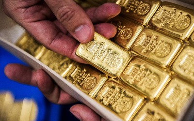 Giá vàng hôm nay 27/2: Dân đổ xô mang vàng đi bán đẩy giá vàng 9999 xuống sâu