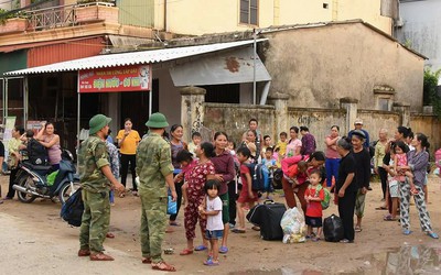 Phó Thủ tướng về Hà Tĩnh chỉ đạo chống "siêu bão": Khẩn trương di dời dân