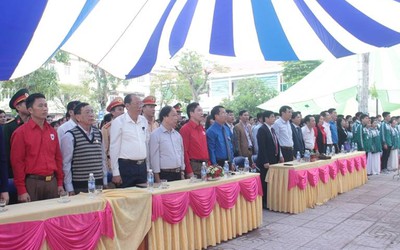 Hà Tĩnh: Hàng nghìn học sinh tham gia lễ tưởng niệm nạn nhân TNGT