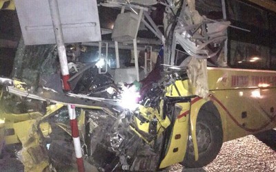 Hà Tĩnh: Tai nạn xe khách thảm khốc, 14 người thương vong
