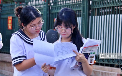 Học sinh trường chuyên ở Nam Định “than” đề Toán khó, phân hoá cao