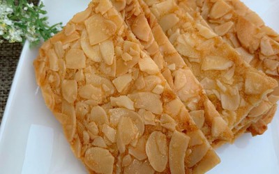 Các bà nội trợ sốt sình sịch với bánh cookies hạnh nhân đón Tết