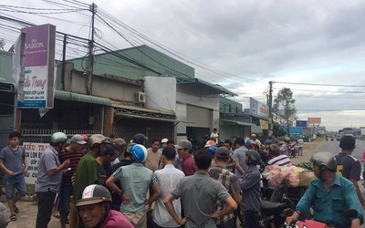 Ngăn cản thanh niên nghi ngáo đá gây rối, Trung tá công an bị đâm tử vong