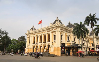 Nhà hát Lớn Hà Nội chính thức mở tour du lịch, giá vé 400 ngàn