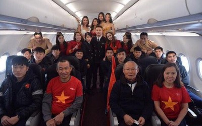 Vietjet Air nhận trách nhiệm về toàn bộ sự việc xảy ra trên máy bay chở U23 Việt Nam