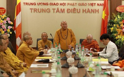 Nhà sử học Dương Trung Quốc làm giám khảo cuộc thi viết về Đạo Phật