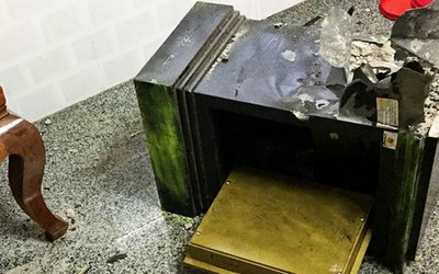 Nữ đại gia hốt hoảng phát hiện 2 két sắt bật tung, tài sản trị giá 5 tỷ đồng "bốc hơi" không dấu vết