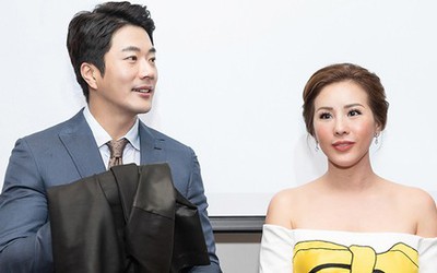 Tài tử Kwon Sang Woo bất ngờ khi được Hoa hậu Thu Hoài tặng áo dài