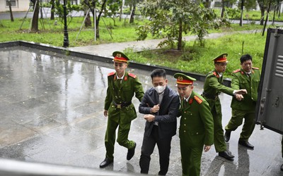 Vụ Tân Hoàng Minh: Một bị cáo từng nhận bằng khen của Tổng thống Mỹ