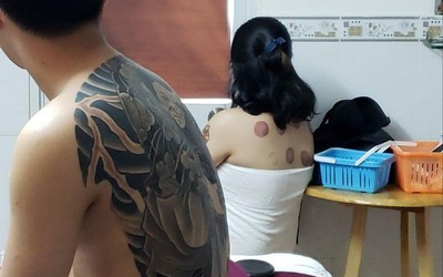 Bắt quả tang nữ tiếp viên 17 tuổi massage kích dục, "tắm tiên" cùng khách