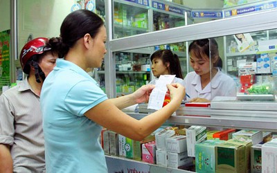 TP.HCM: Thu hồi giấy chứng nhận kinh doanh của nhà thuốc bán thuốc không theo đơn