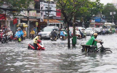 Dự báo thời tiết 4/11: Nguy cơ ngập lụt vùng trũng thuộc khu vực TP.HCM