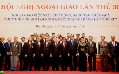 Ngoại giao vẫn đóng vai trò đầu tàu trên mặt trận đối ngoại