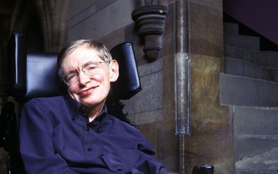 Stephen Hawking lại cảnh báo AI có thể tiêu diệt nền văn minh nhân loại