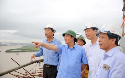 Phó Thủ tướng kiểm tra tiến độ thi công cao tốc Hạ Long - Hải Phòng
