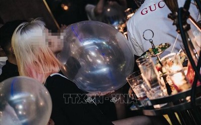 Xác minh thông tin chuỗi nhà hàng có tên "Bar Ball" bán "bóng cười" công khai tại phố cổ Hà Nội