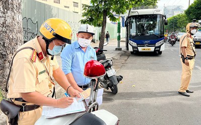 Thứ tự tạm giữ giấy tờ của người vi phạm giao thông từ ngày 15/9