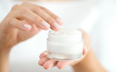 Thu hồi, tiêu hủy một lô sáp nẻ Vaseline