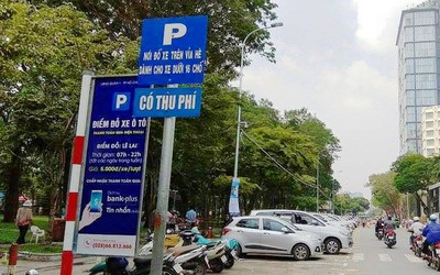 Từ 1/8, TP.HCM thu phí đậu ô tô dưới lòng đường tại hơn 20 tuyến đường