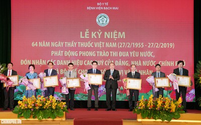 Thủ tướng: Cần tôn vinh những "anh hùng thầm lặng" của ngành y