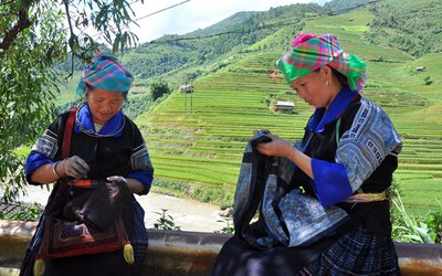 Những phụ nữ Mông thêu mộng yêu thương giữa đại ngàn