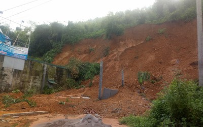 Hòa Bình: Khẩn cấp di dời 21 hộ dân trong vùng có nguy cơ sạt lở