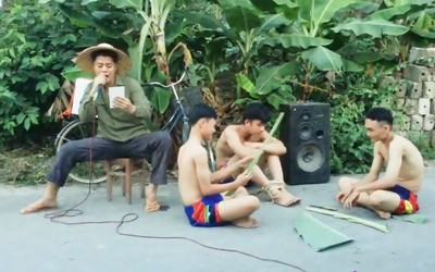 Anh chàng bán kem lại gây sốt khi cover hit "Vẫn nhớ" của Tuấn Hưng