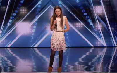 Cô bé người Anh nhận nút vàng đặc cách vào thẳng chung kết America's Got Talent