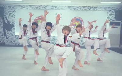 Dàn võ sinh Taekwondo cover BBoom BBoom hút gần 2 triệu lượt xem