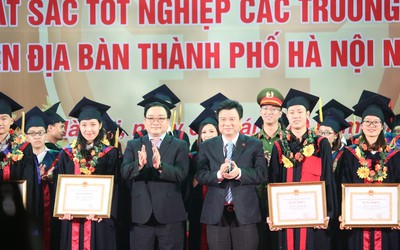 Hà Nội: Tôn vinh 84 thủ khoa xuất sắc trên địa bàn